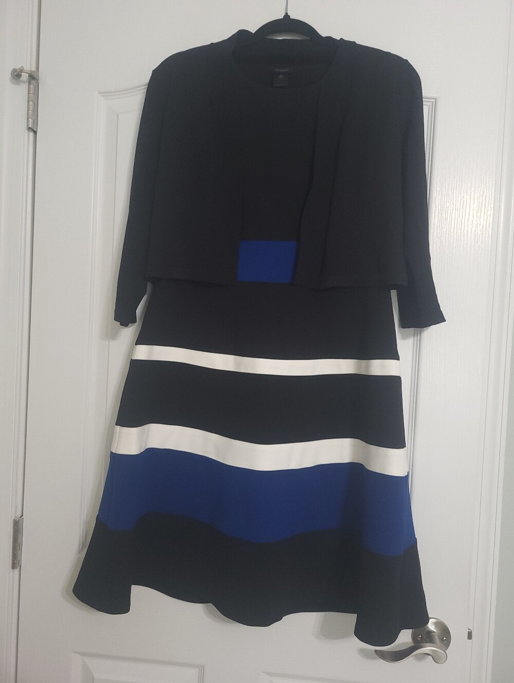 Great Year Round Fit And Flare Dress . Like New Condition.